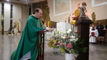 Ministro Provincial celebra a missa por ocasião da Festa do Estigmas do Pai Seráfico S. Francisco