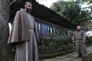 Estação da alma: franciscanos transformaram um trem em convento