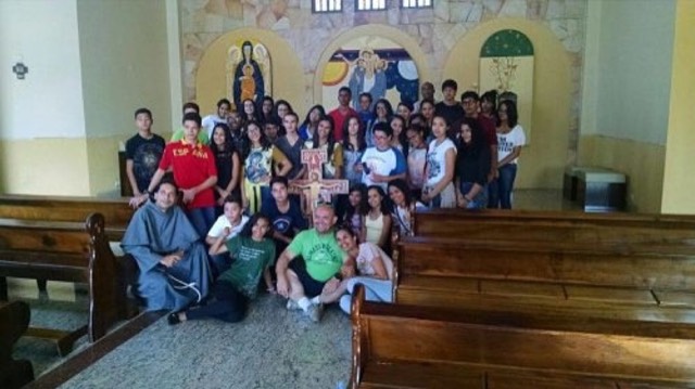 Jovens peregrinos chegam ao Santuário São Francisco