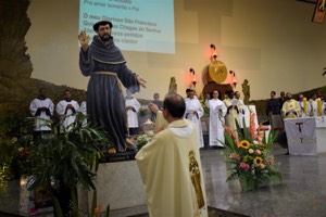 Festa de São Francisco de Assis: Provincial promove reflexões aos formandos da Província e ao povo de Deus