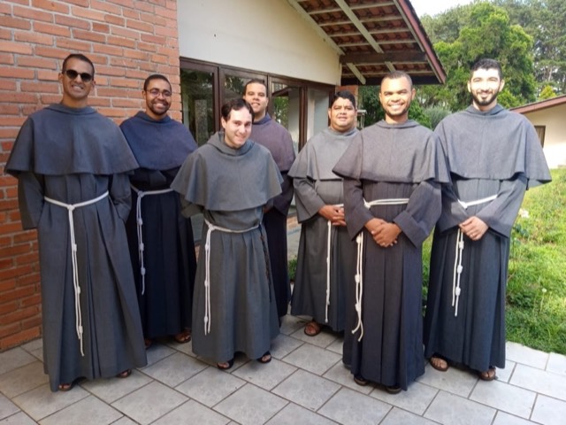 Professos temporários participaram em Curitiba do II Noviciado