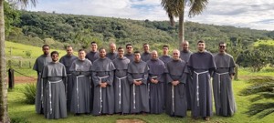 Professos Temporários meditaram sobre a espiritualidade franciscana em Retiro Anual
