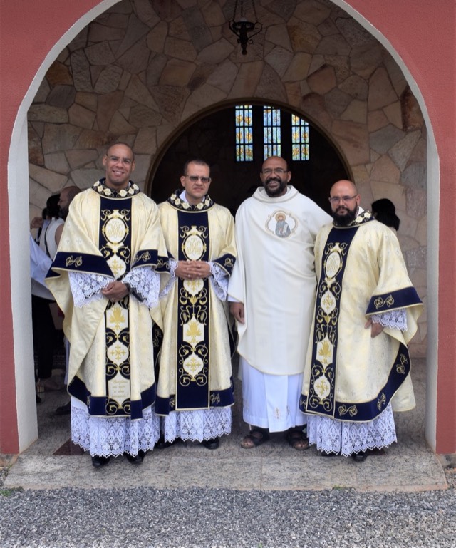 Primeira missa dos neo-sacerdotes