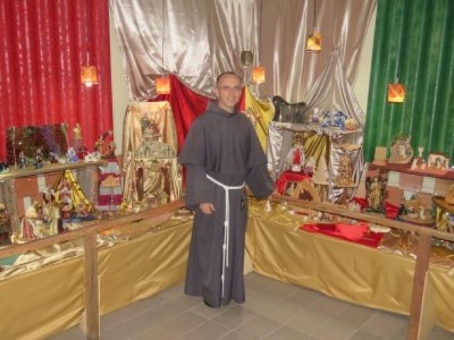 Frei Flávio organiza a 3º exposição de presépios na paróquia N. Sra. Das Mercês de Manaus
