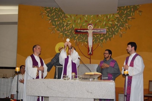 Frades celebram Missa em sufrágio pelos falecidos da Ordem
