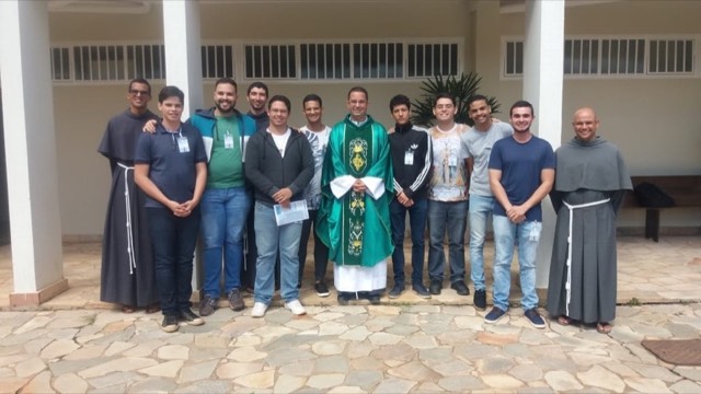 Equipe do SAV realizou neste domingo, 17 de maio, o V Encontro Vocacional Franciscano de nossa Província
