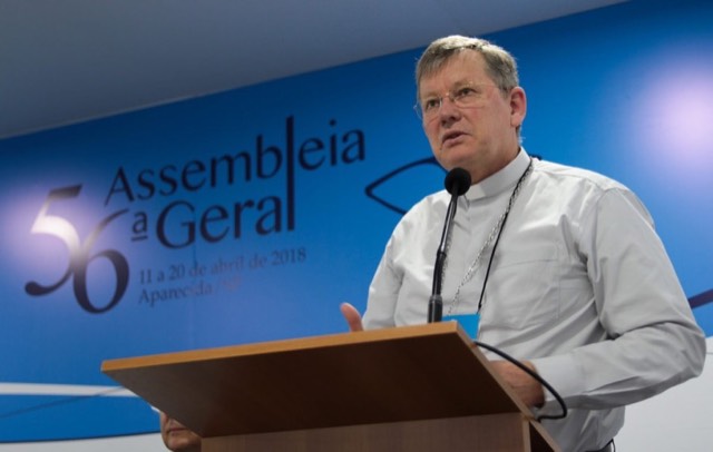 Vivemos num mundo com transformações rápidas. Daí a necessidade de rever a formação de padres, afirma Dom Jaime