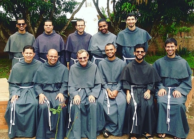 Professos temporários fazem o retiro anual